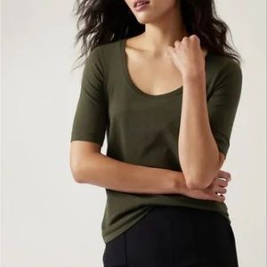 EUC Athleta S Outbound Scoop Neck Tee